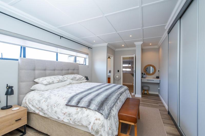 4 Bedroom Property for Sale in Calypso Beach Western Cape